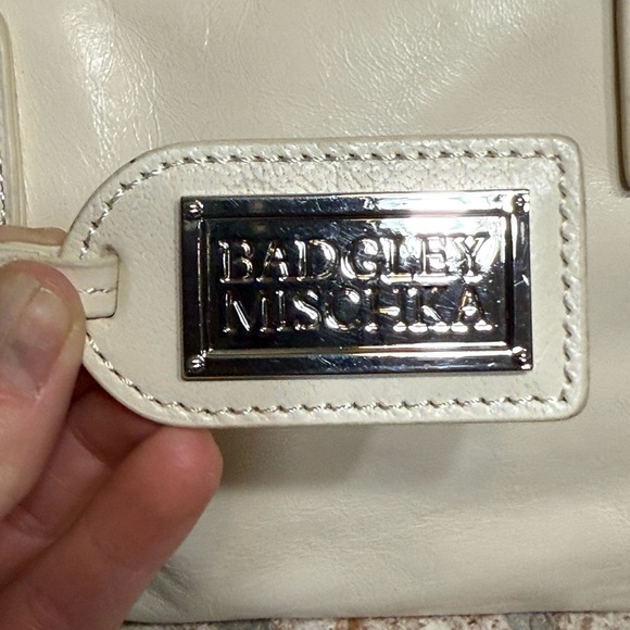 Badgley Mischka Ivory and Black Leather Tote Bag Silver Hardware Satchel - Picture 9 of 13